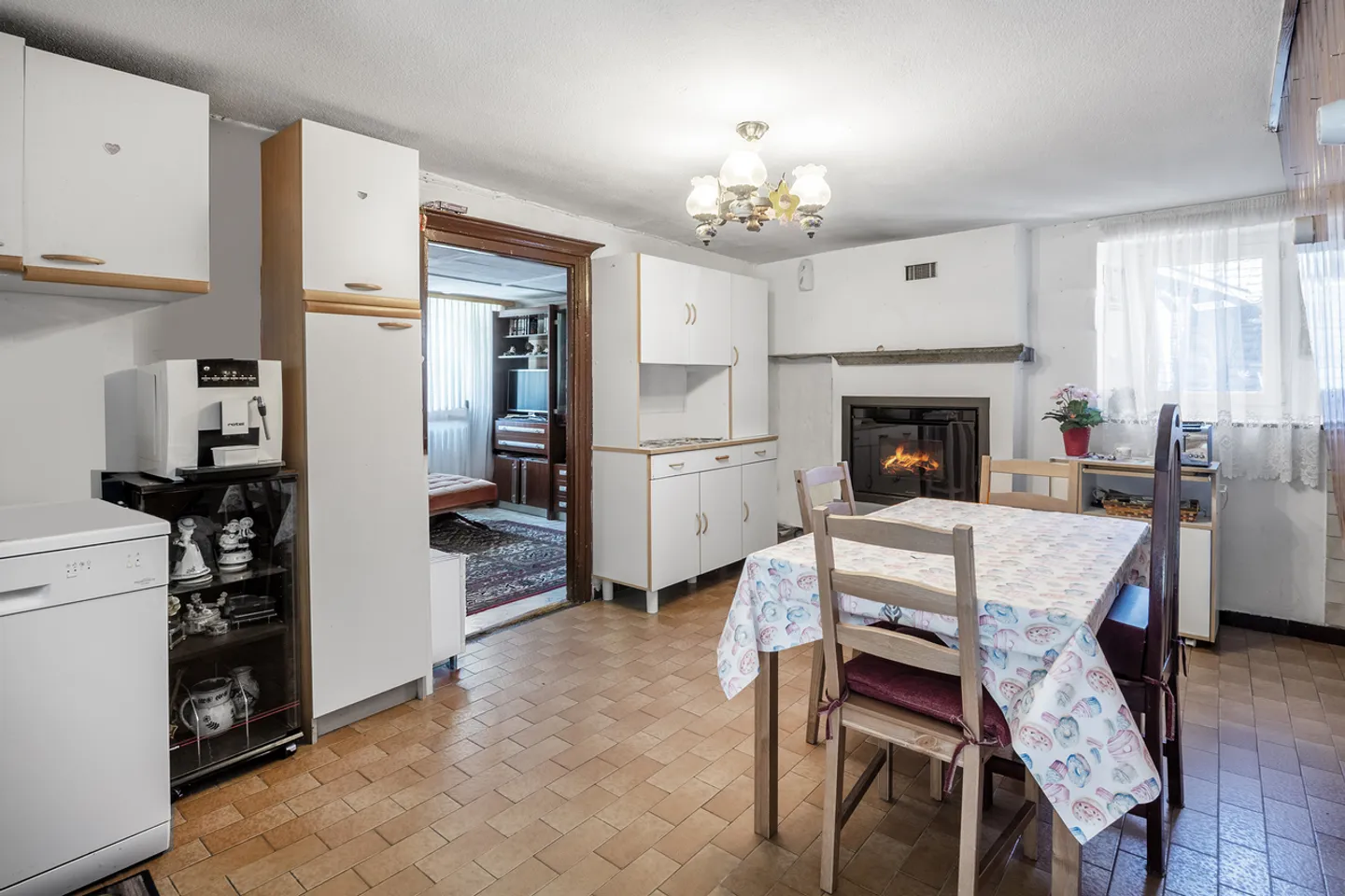 Casetta da ristrutturare ad un prezzo interessante - Foto 2 di 10