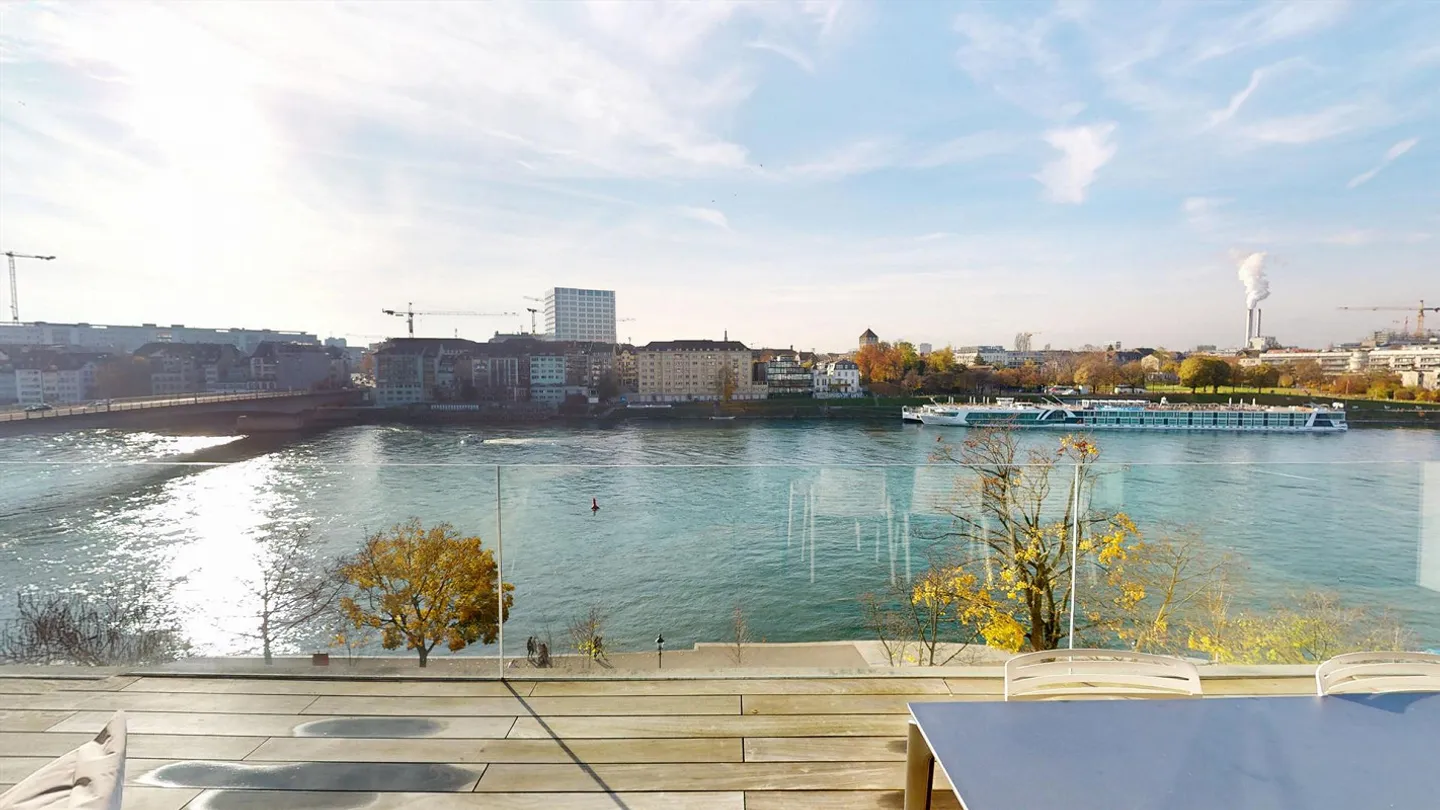 Exclusive architect apartment above the rooftops of Basel with panoramic view of the Rhine - Photo 2 of 14