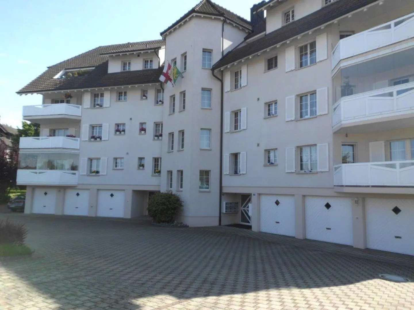 Freshly renovated 3½-room apartment in Altnau on Lake Constance with fireplace - Photo 10 of 21