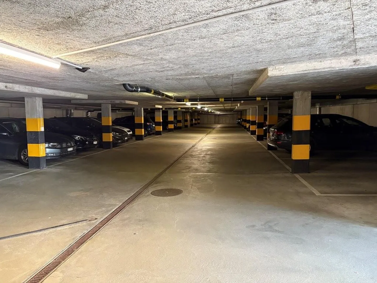 Secure your motorcycle parking space in Frauenkappelen! - Photo 2 of 2