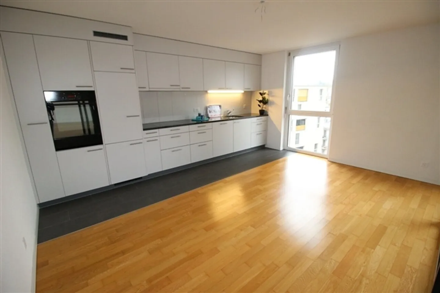 Appartement spacieux de 4,5 pièces de 136 m2 dans un bâtiment moderne - Photo 11 sur 13