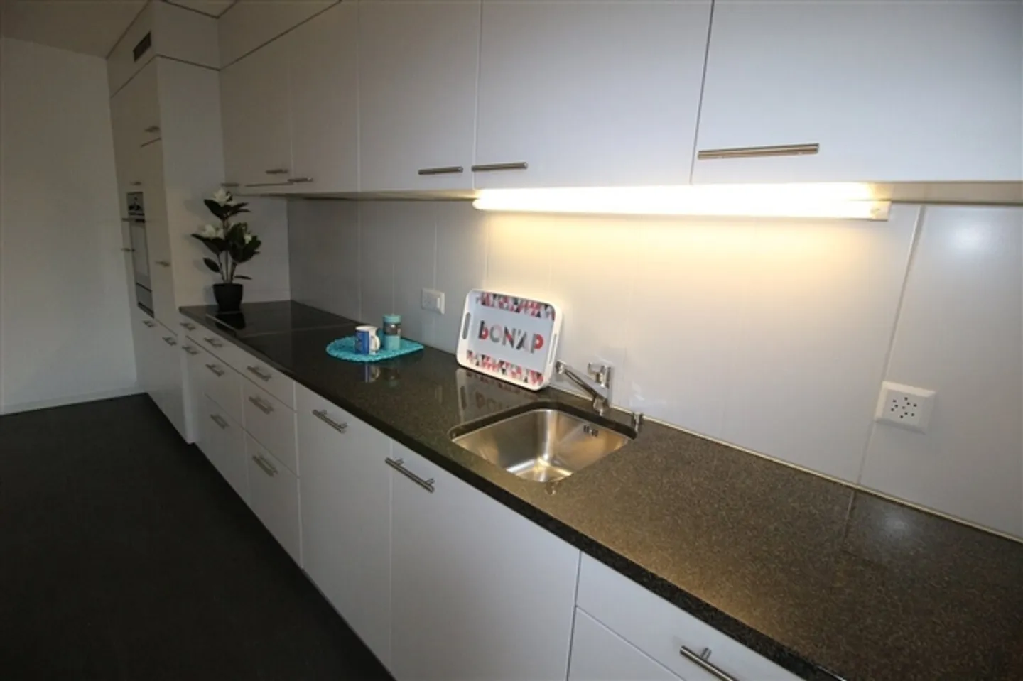 Appartement spacieux de 4,5 pièces de 136 m2 dans un bâtiment moderne - Photo 12 sur 13