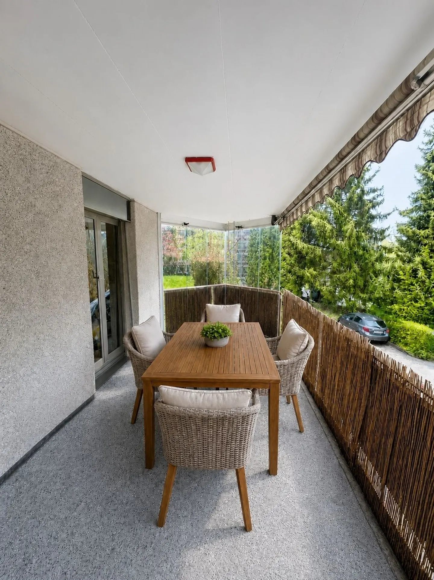 Appartamento luminoso con balcone - Foto 6 di 8