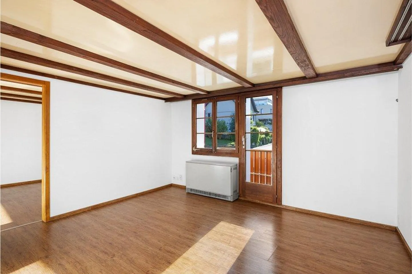 Charming apartment with character - Photo 7 of 13