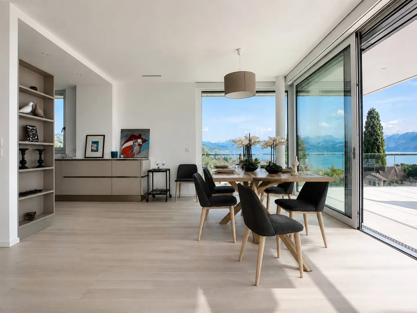 Dachgeschoss im modernen Stil mit großer Terrasse nur einen Moment vom See entfernt - Foto 1 von 5