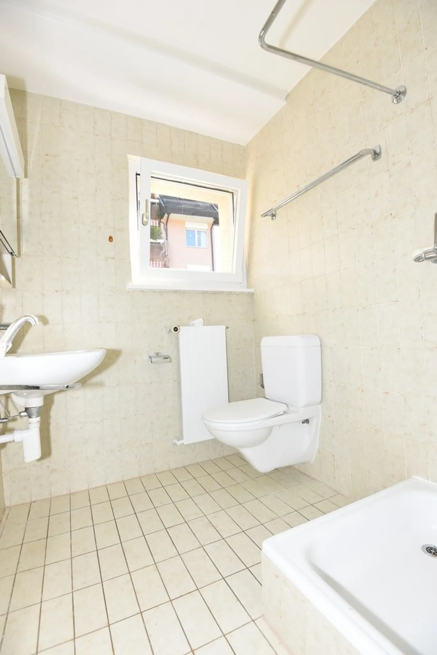Geräumige 3,5-Zimmer-Wohnung von 84 m2 in ruhiger Lage - Foto 8 von 9