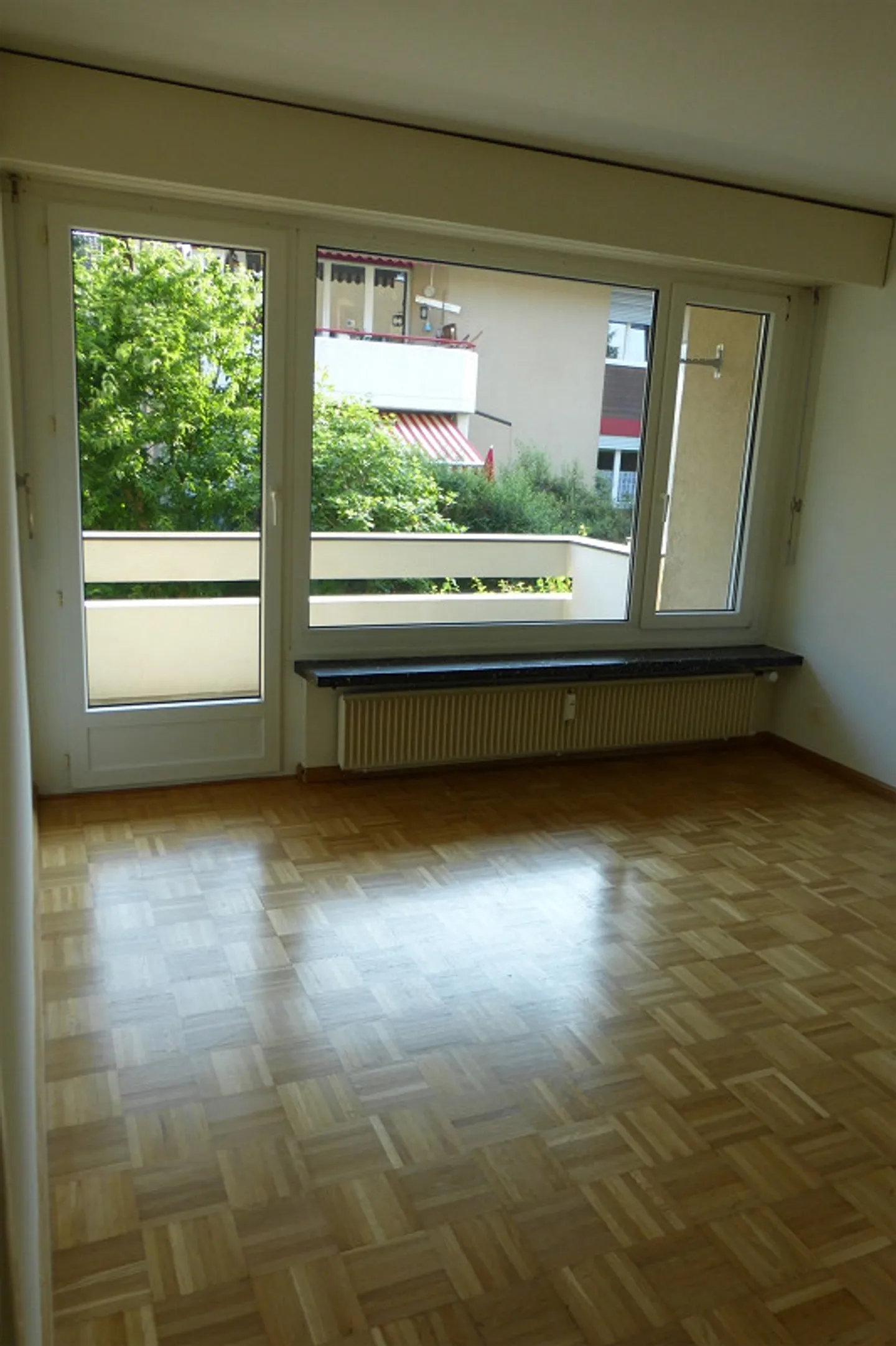 Appartamento di 4,5 stanze al 1° piano in una zona residenziale tranquilla nel verde in Ringstr. - Foto 8 di 10