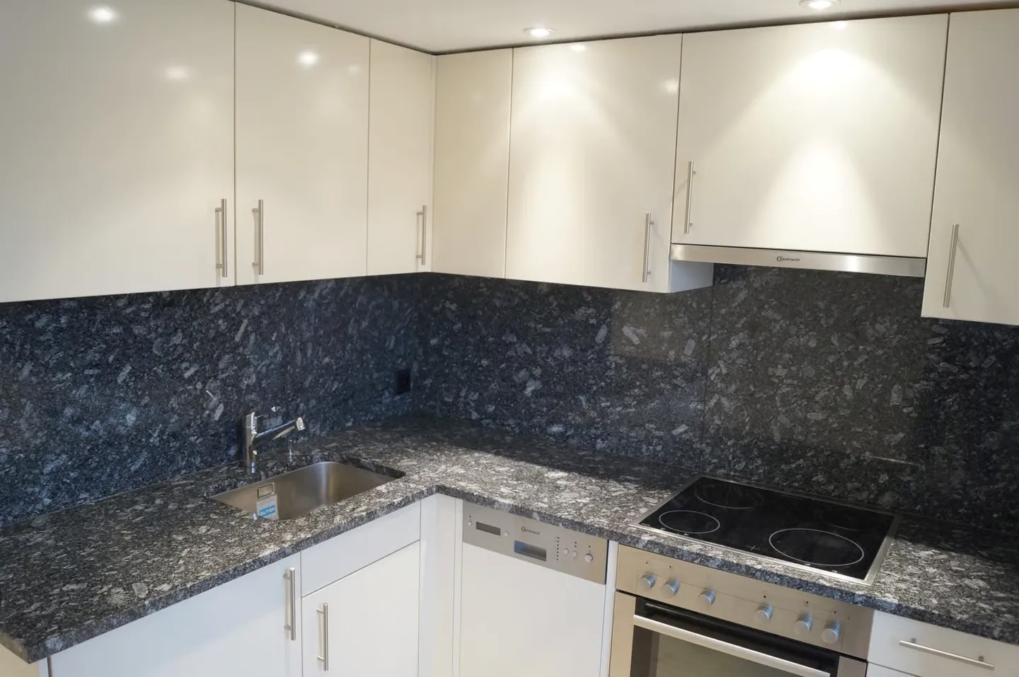 Charming 2-room apartment in Horgen - Photo 2 of 6