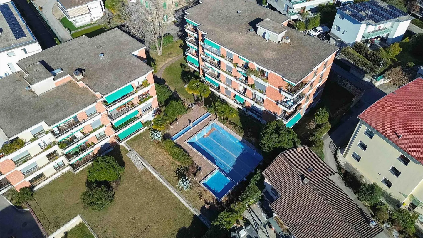 Ampio appartamento di 3,5 locali a Massagno in una residenza con piscina - Foto 7 di 9