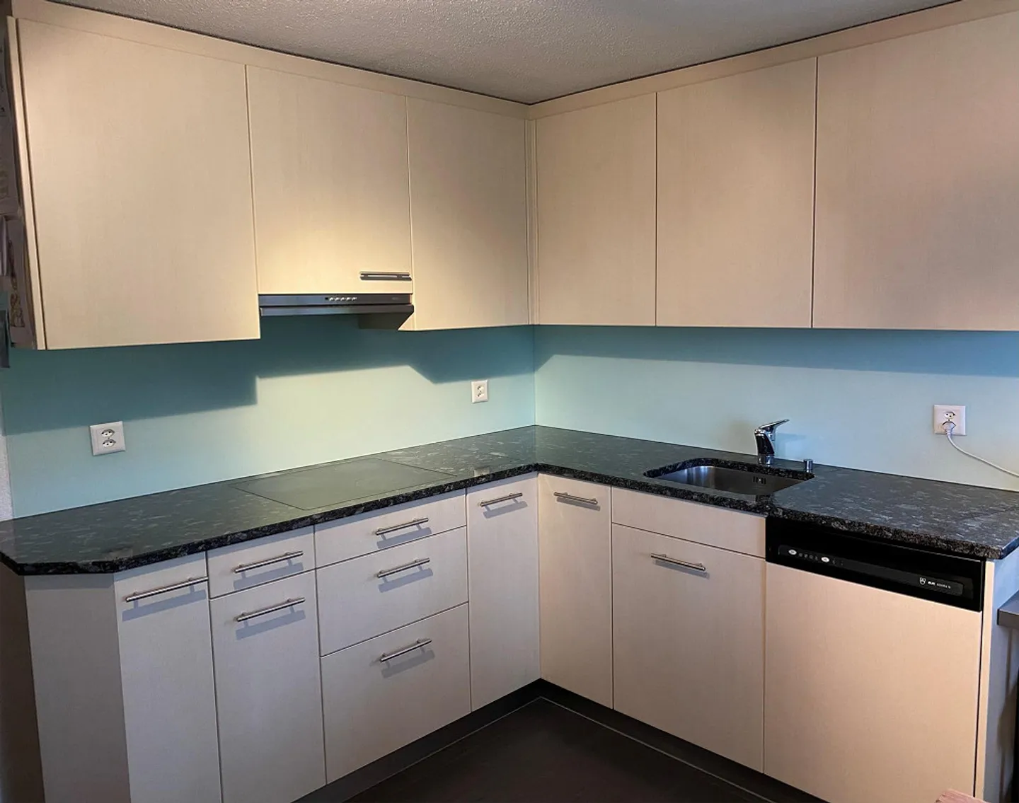 Your home with breathtaking panoramic views of the mountains - Photo 1 of 8