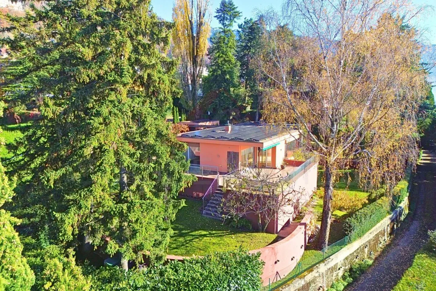 Außergewöhnliche Villa in Chernex - Panoramablick auf den Genfersee und die Alpen - Foto 12 von 14