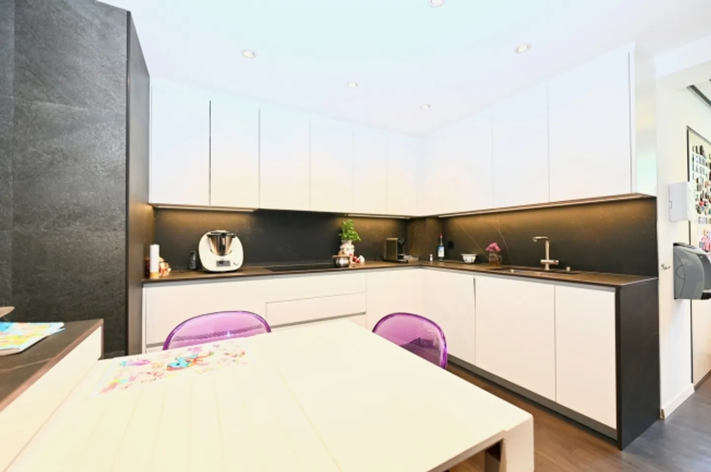 Elegant villa with magnificent pool and lush garden in Caslano - Photo 12 of 20