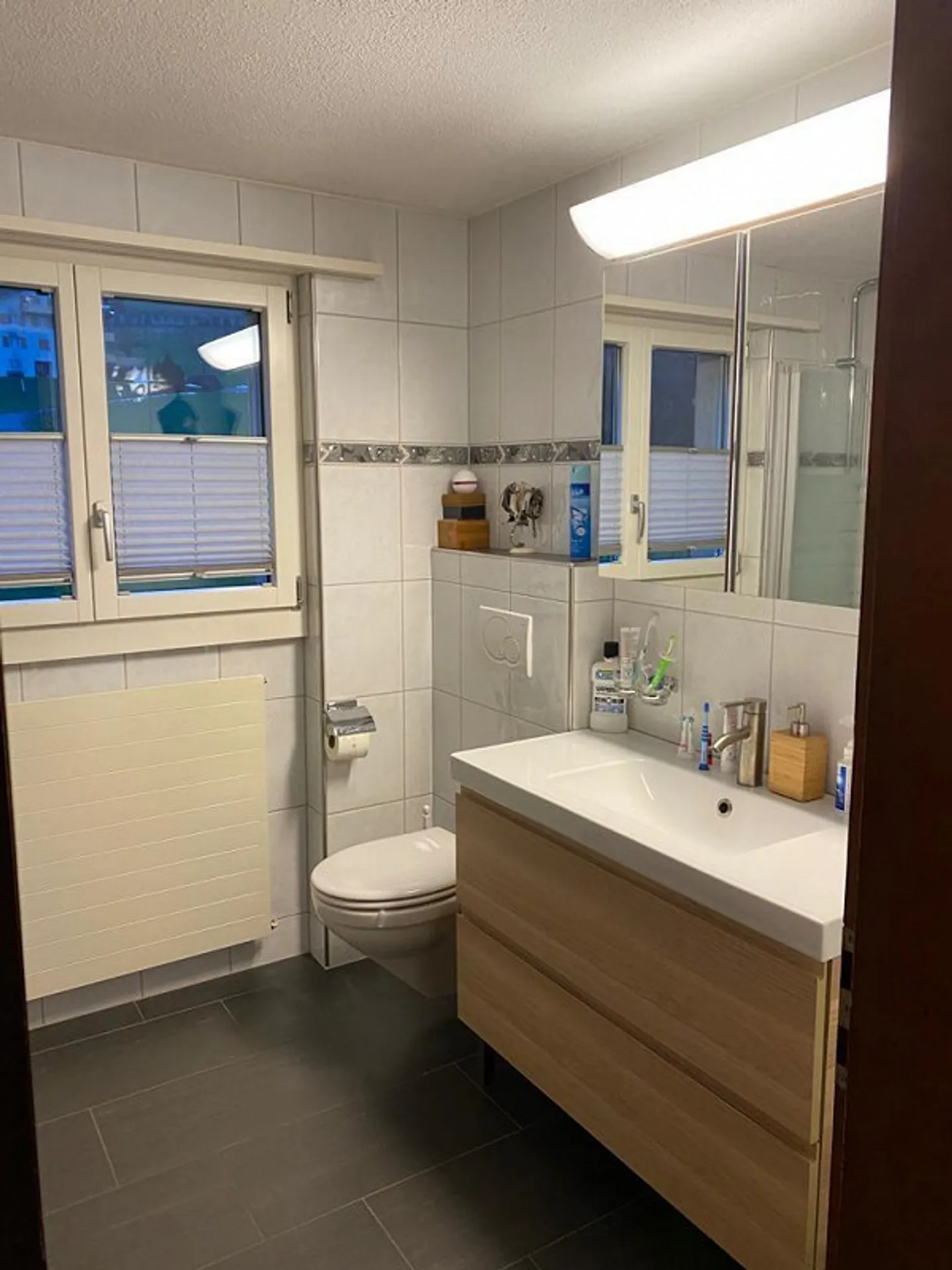 Your home with breathtaking panoramic views of the mountains - Photo 3 of 8