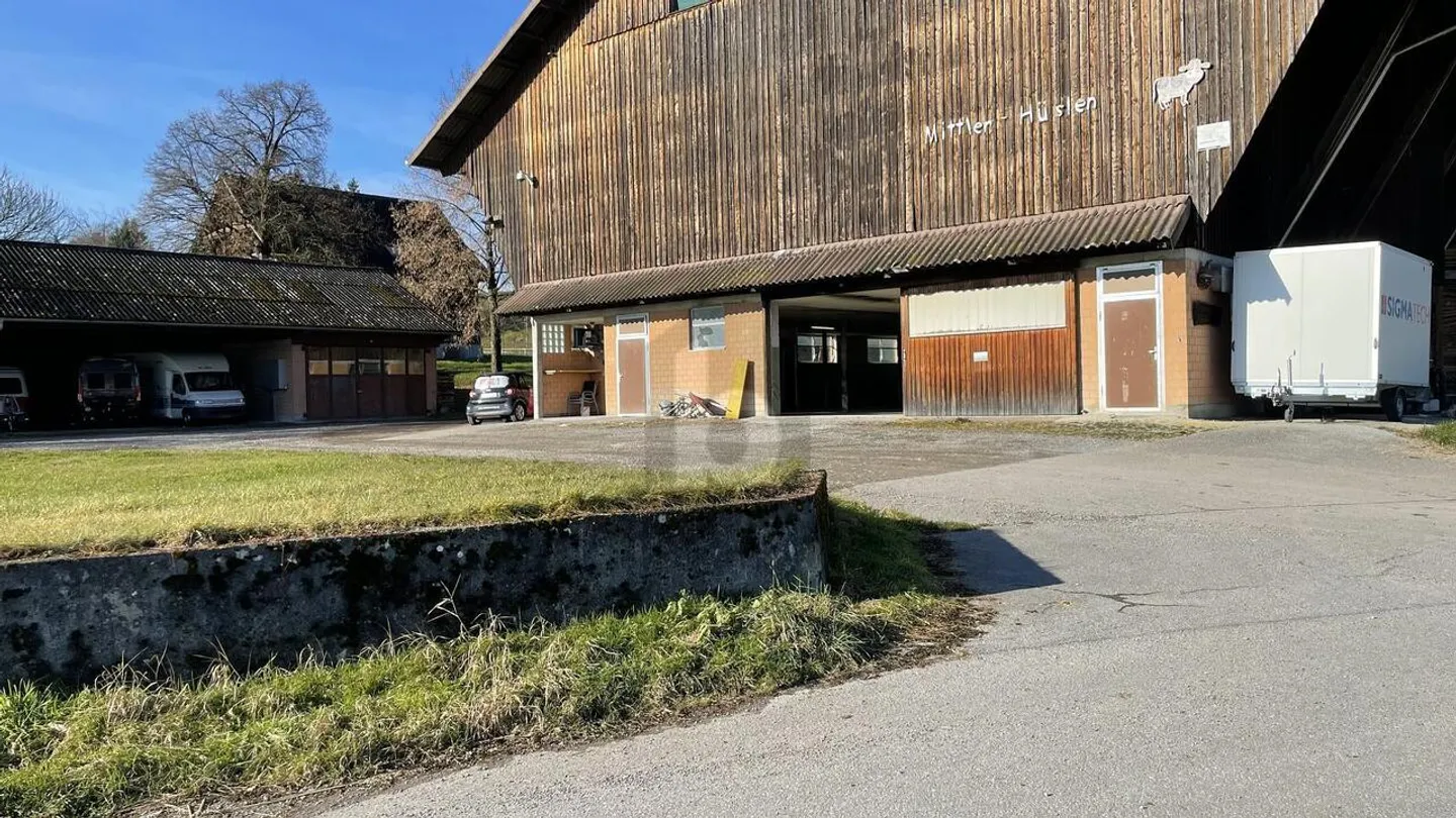 DANS UN EMPLACEMENT CENTRAL - Photo 3 sur 4