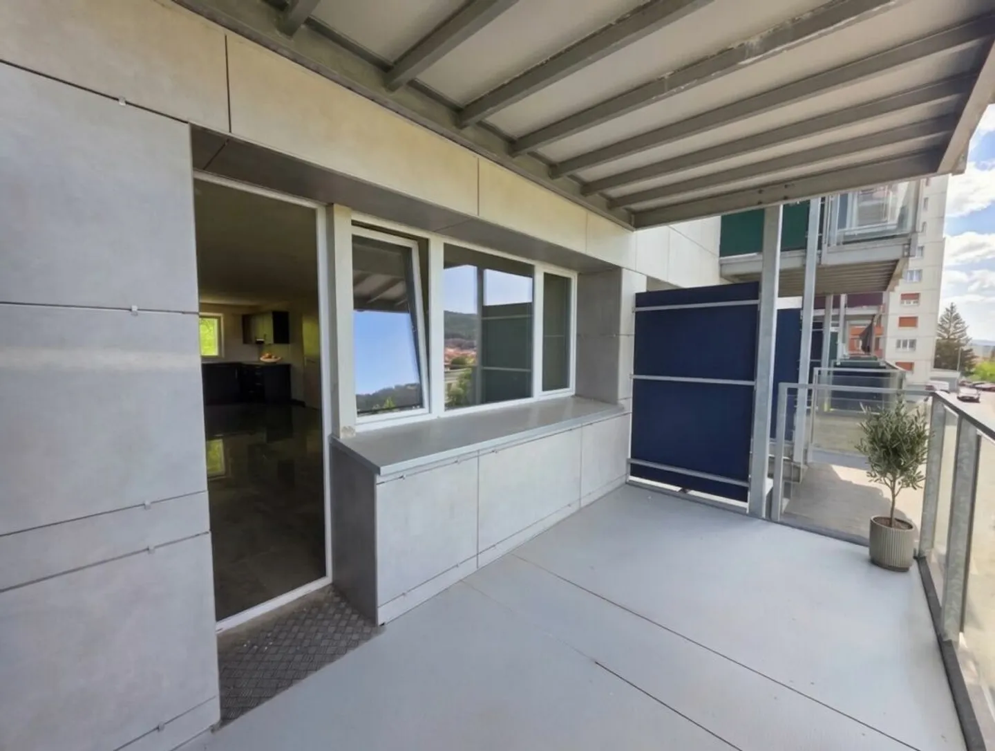 Dreamy 4.5-Room Apartment with City View, Completely Renovated - Photo 1 of 5