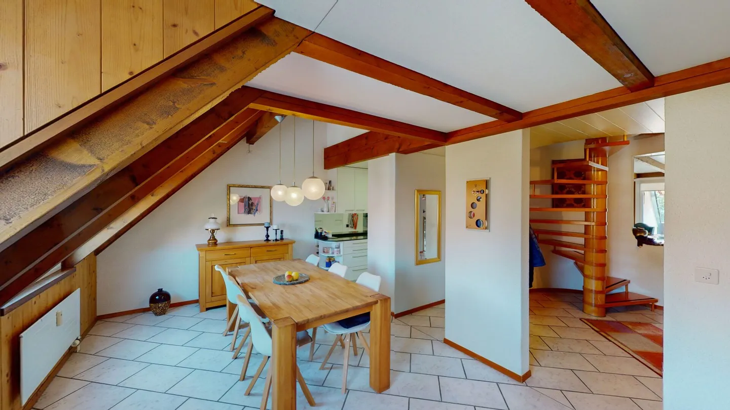 Appartamento mansardato 4½ locali su due piani con balcone - Foto 1 di 12