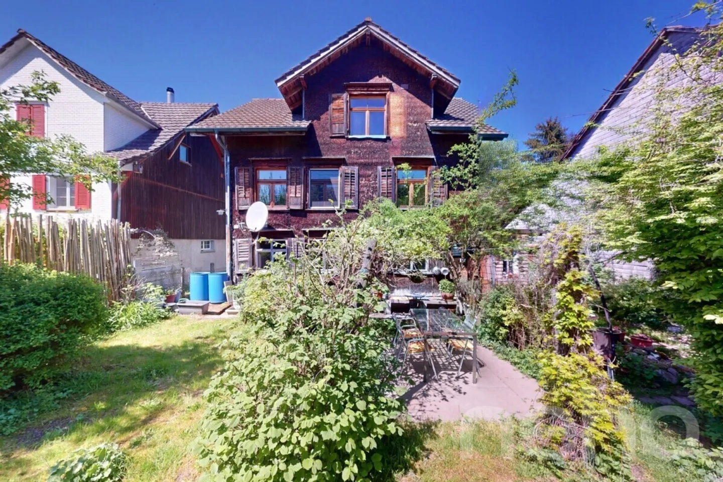 Charmante maison individuelle de 5 pièces dans un quartier résidentiel calme - Photo 11 sur 12