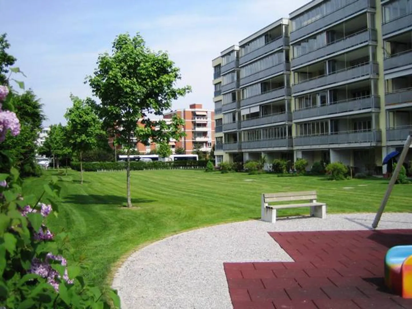Charming Apartment with Balcony - Photo 2 of 4