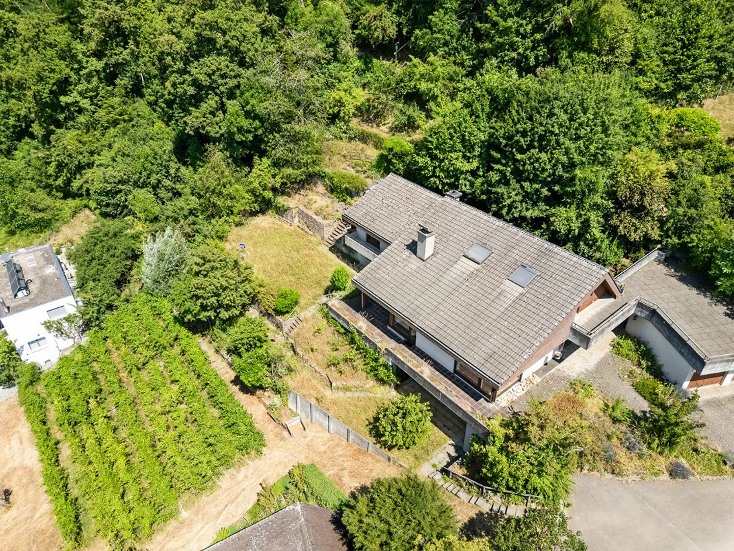 Building Land and Residential House - Investment with Double Potential - Photo 2 of 12