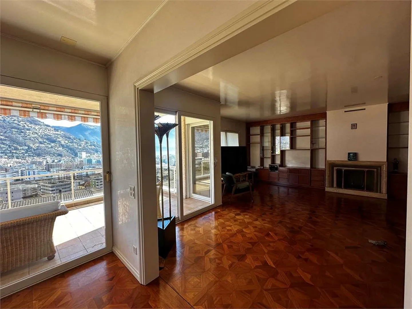 Ref. 2661 Elegant residential house of 400 m² with lake view in Lugano - Photo 5 of 13