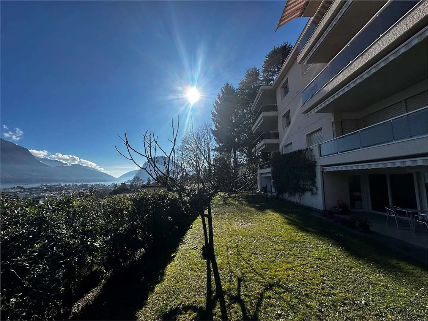 Ref. 2661 Elegant residential house of 400 m² with lake view in Lugano - Photo 1 of 13