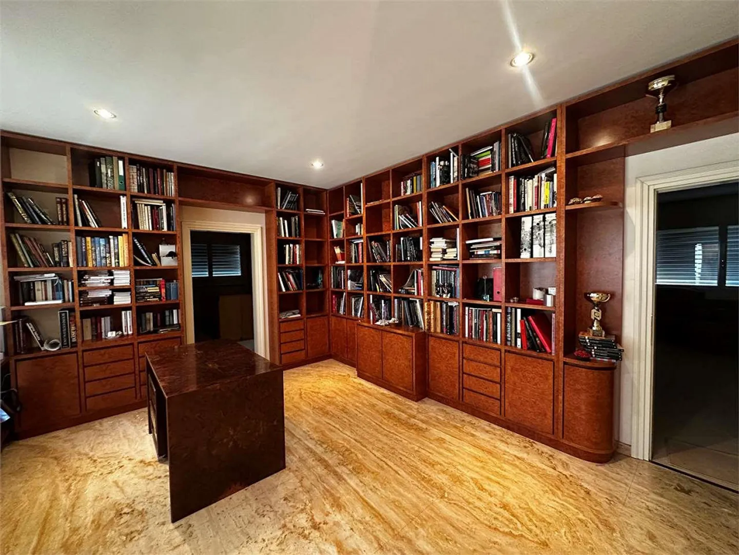 Ref. 2661 Elegant residential house of 400 m² with lake view in Lugano - Photo 7 of 13