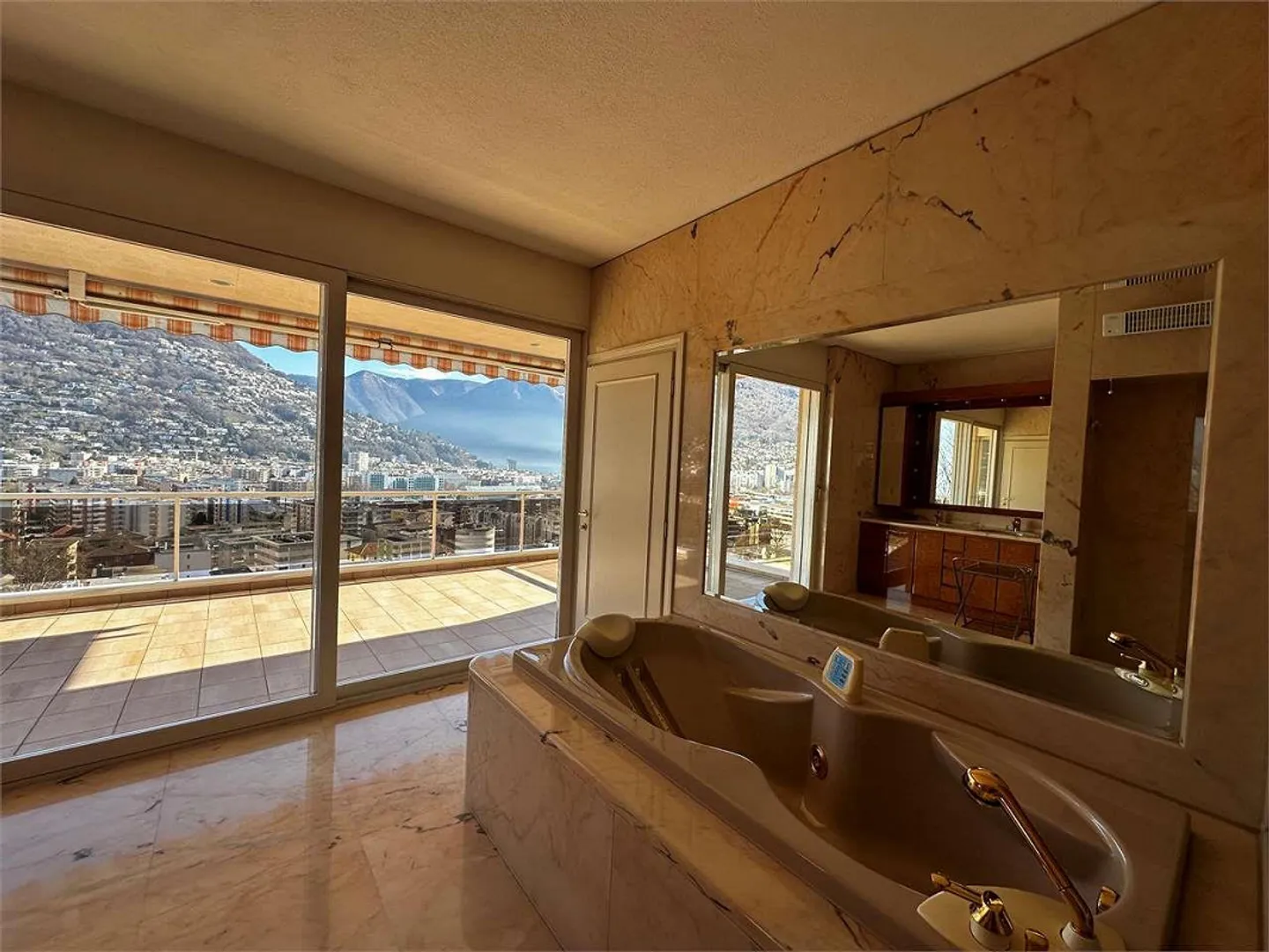 Ref. 2661 Elegant residential house of 400 m² with lake view in Lugano - Photo 12 of 13