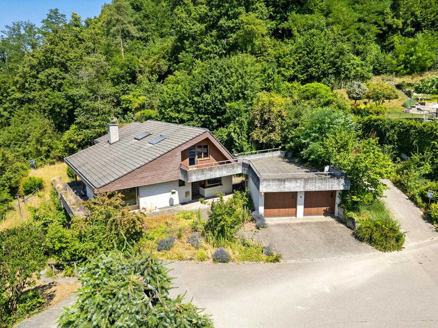 Building Land and Residential House - Investment with Double Potential - Photo 10 of 12