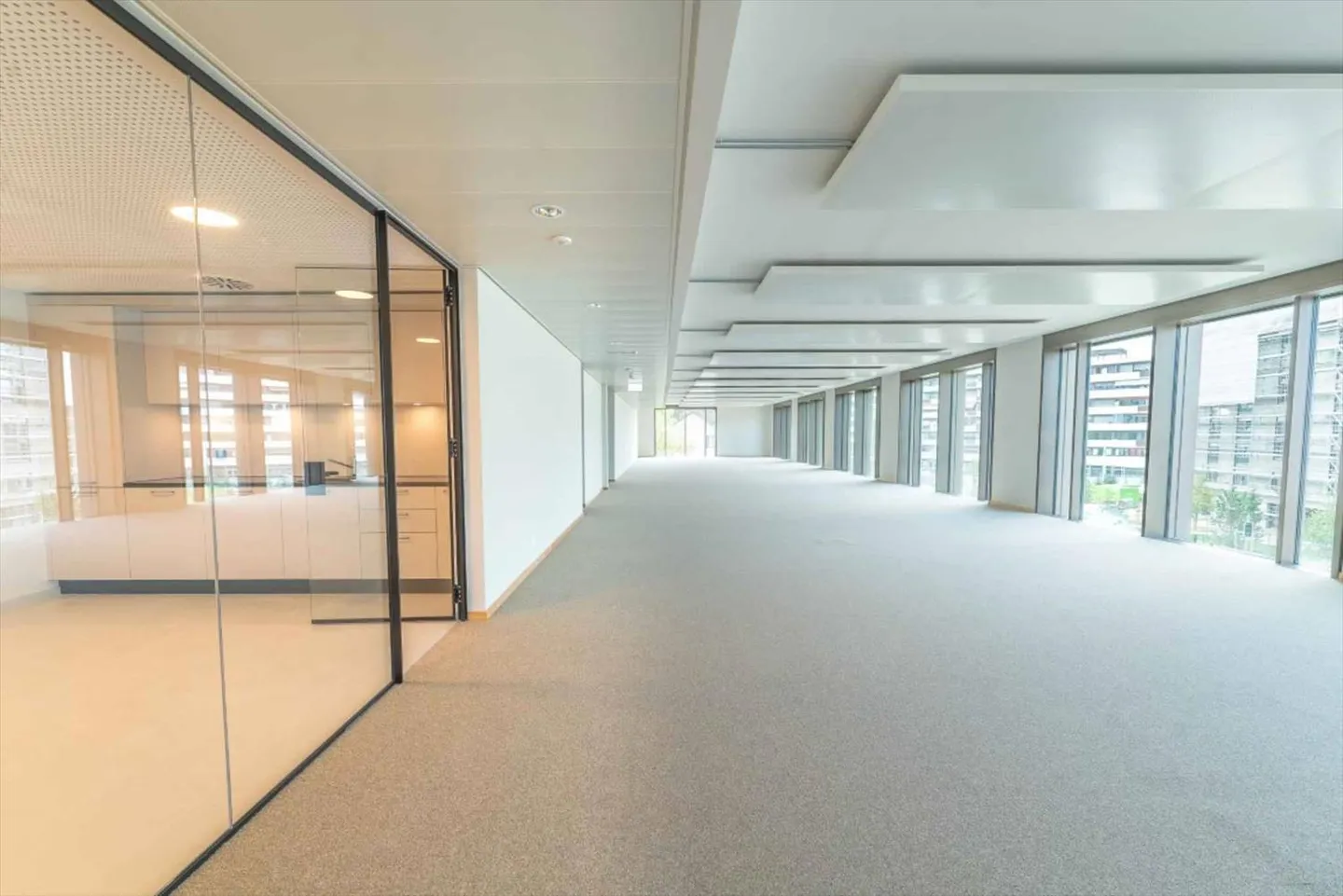 Bureaux modernes et lumineux – 620 m² aménagés / Lancy - Photo 5 sur 6