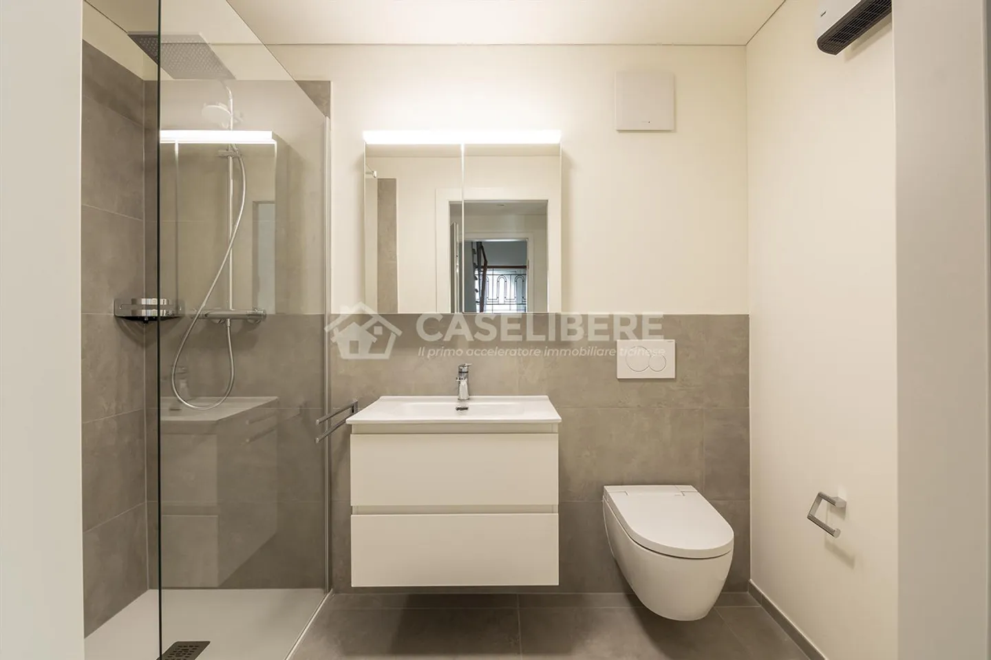 NEW 2.5 ROOMS ON THE TOP FLOOR - Photo 8 of 8