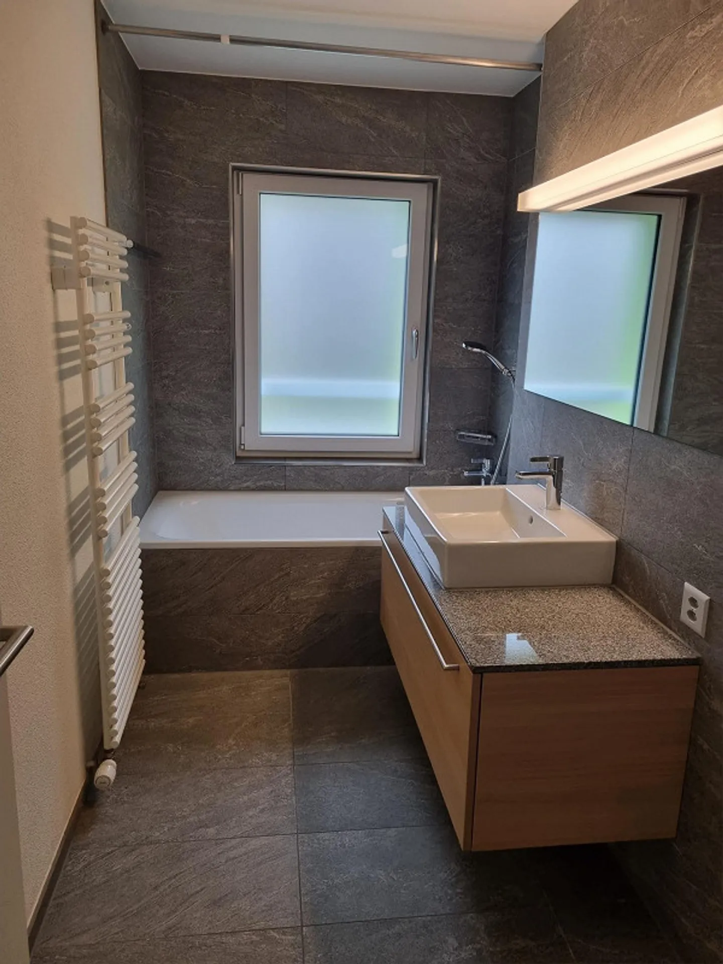 Sunny Garden Apartment in a Quiet Location - Photo 8 of 15