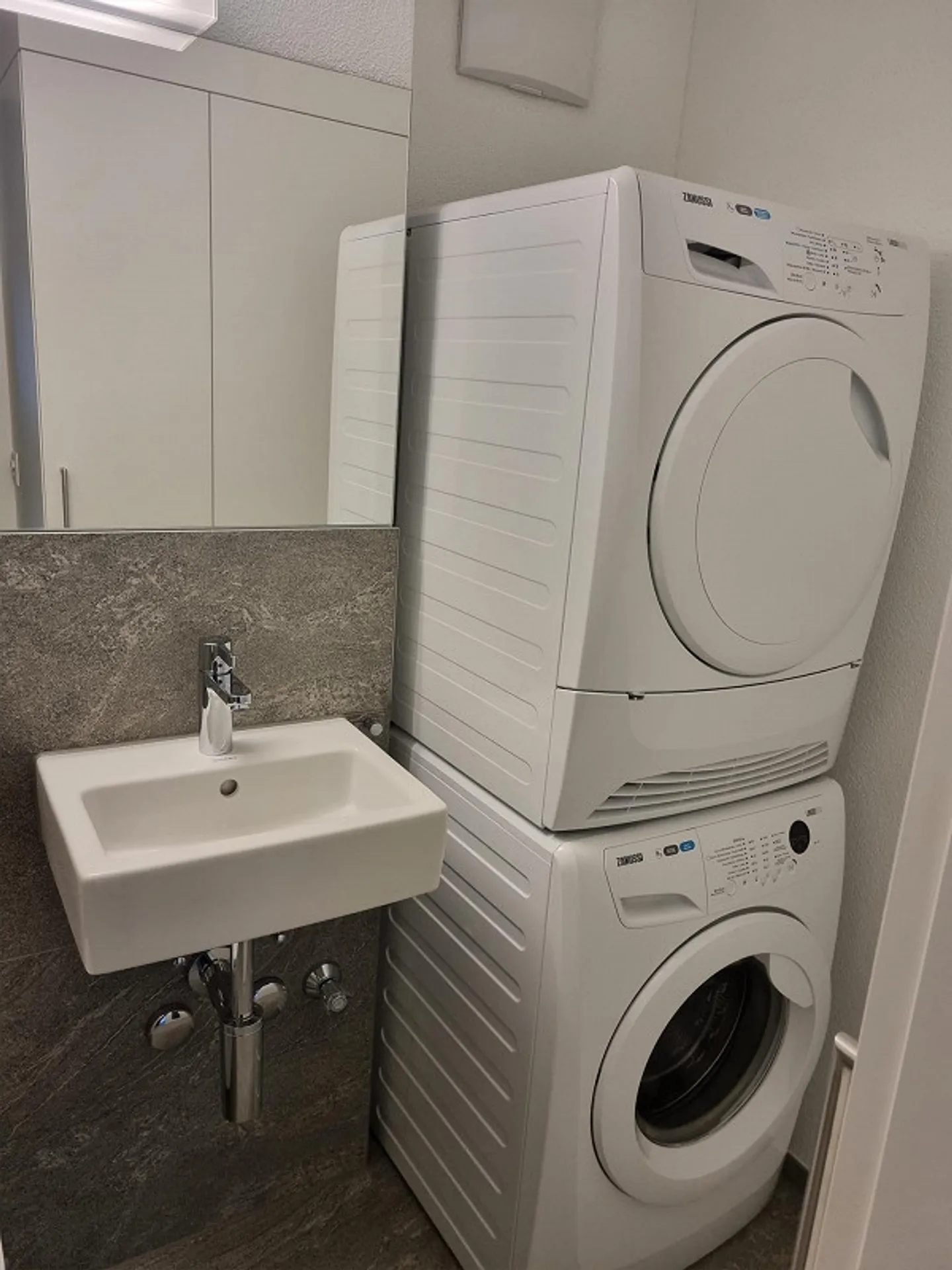 Sunny Garden Apartment in a Quiet Location - Photo 10 of 15