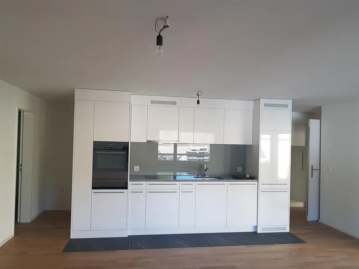 Sunny Garden Apartment in a Quiet Location - Photo 3 of 15