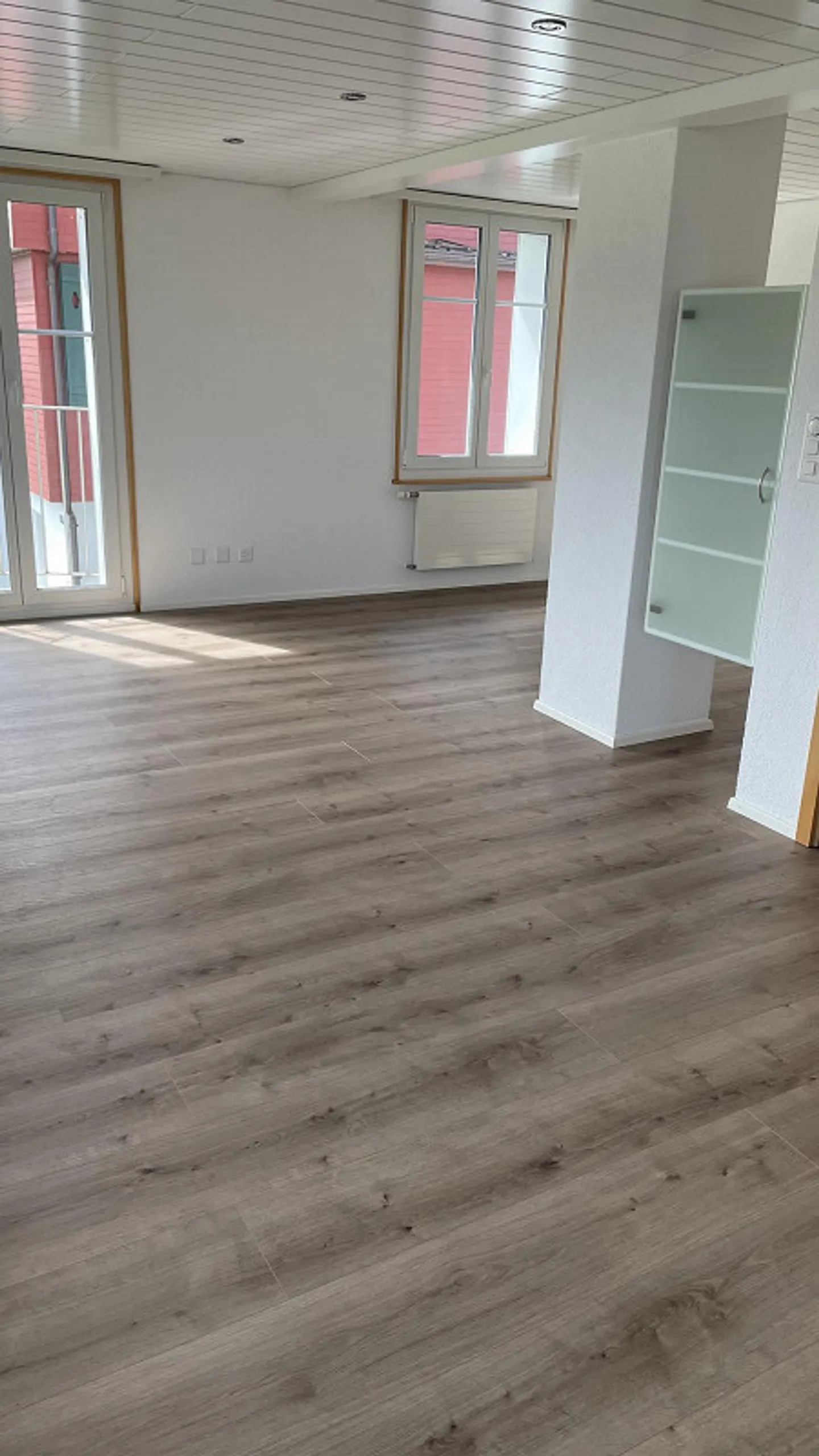 Appartamento 3,5 locali con giardino d'inverno in una casa di 3 famiglie - Foto 3 di 11