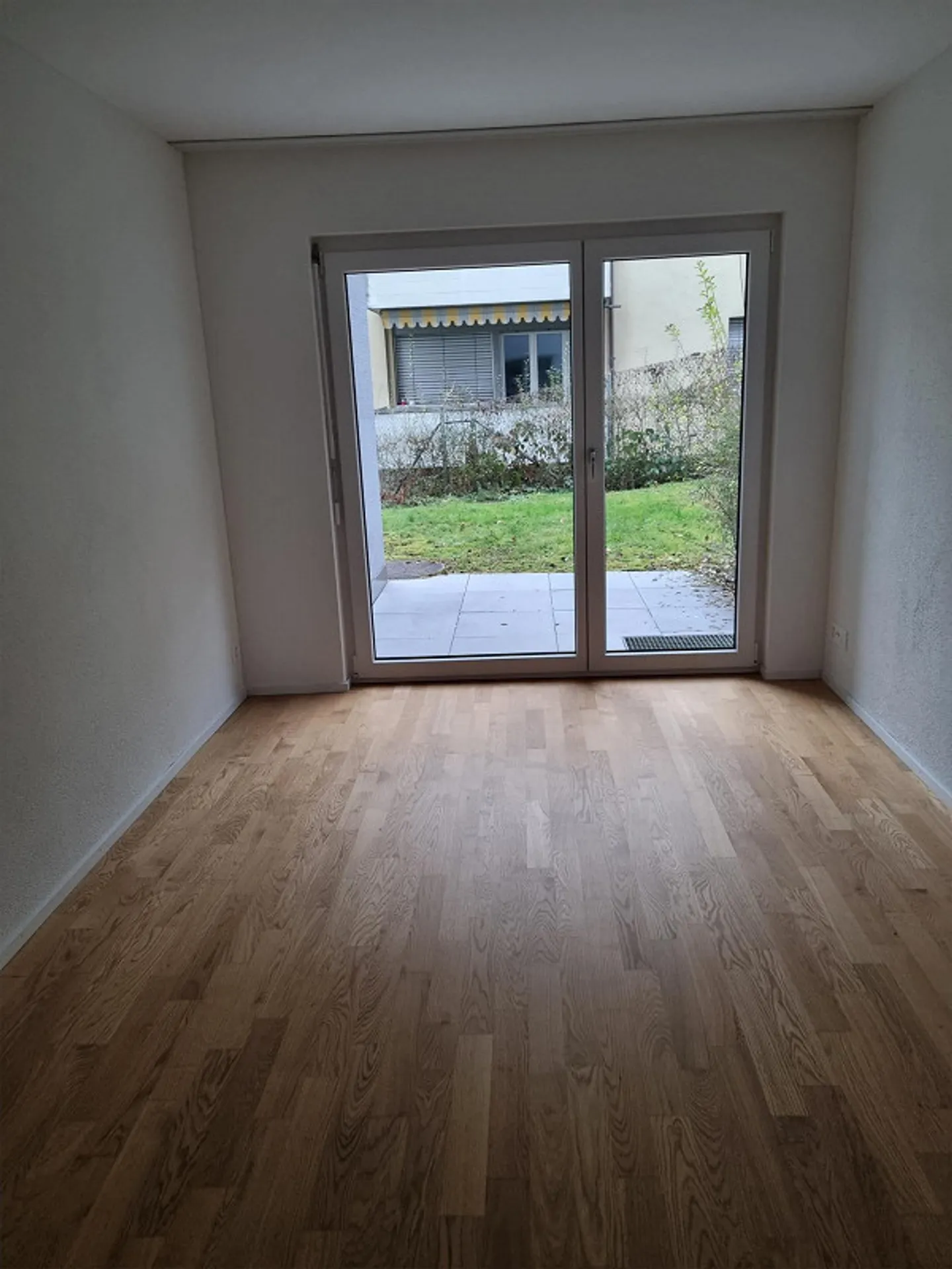 Sunny Garden Apartment in a Quiet Location - Photo 6 of 15