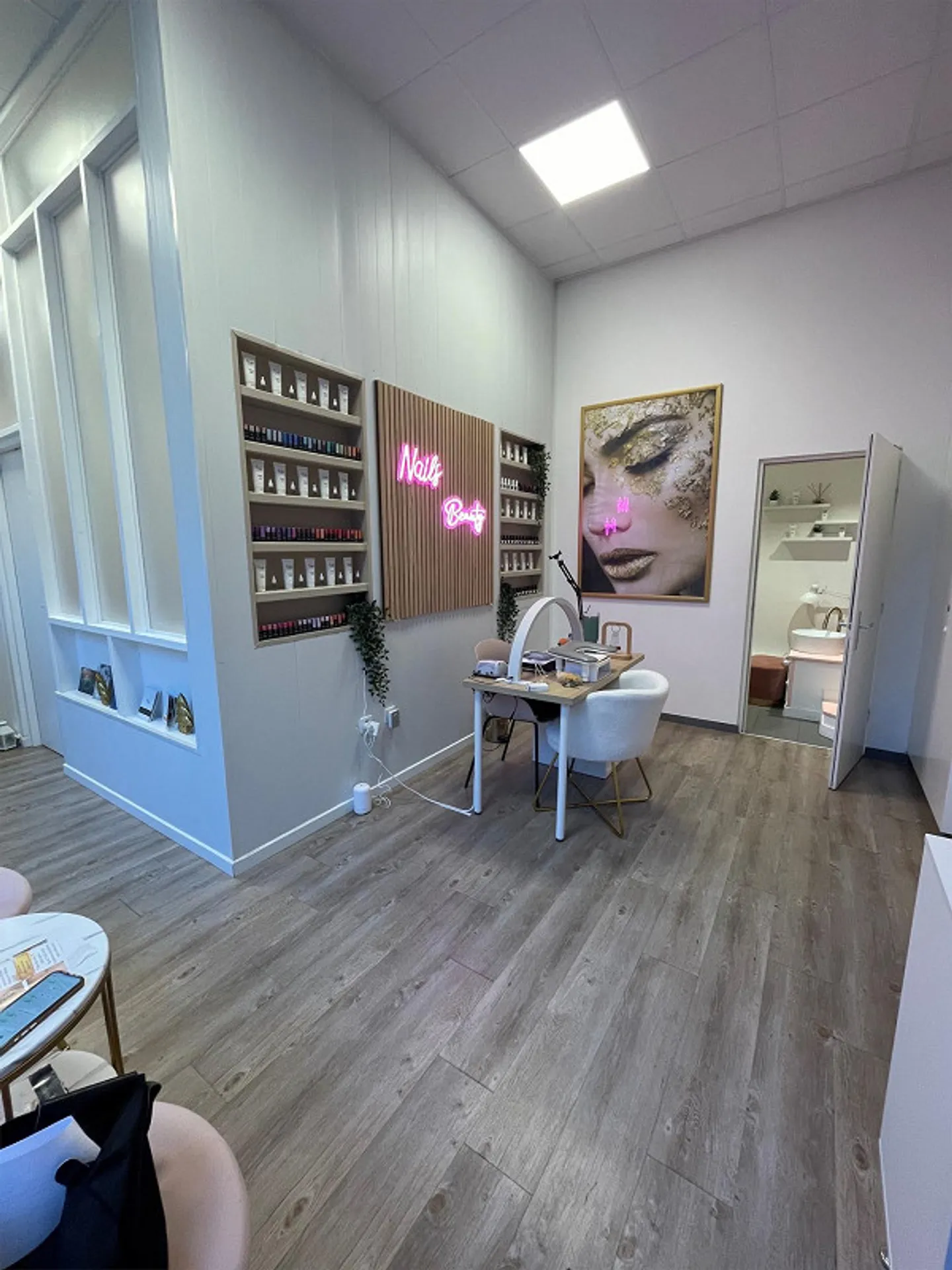 Commercial Space in Prime Location - Photo 5 of 6
