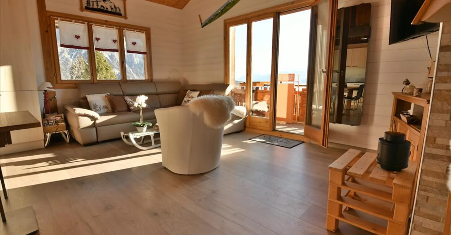 Magnificent 6.5-room duplex renovated, very well located in Mayens-de-Chamoson - Photo 1 of 14