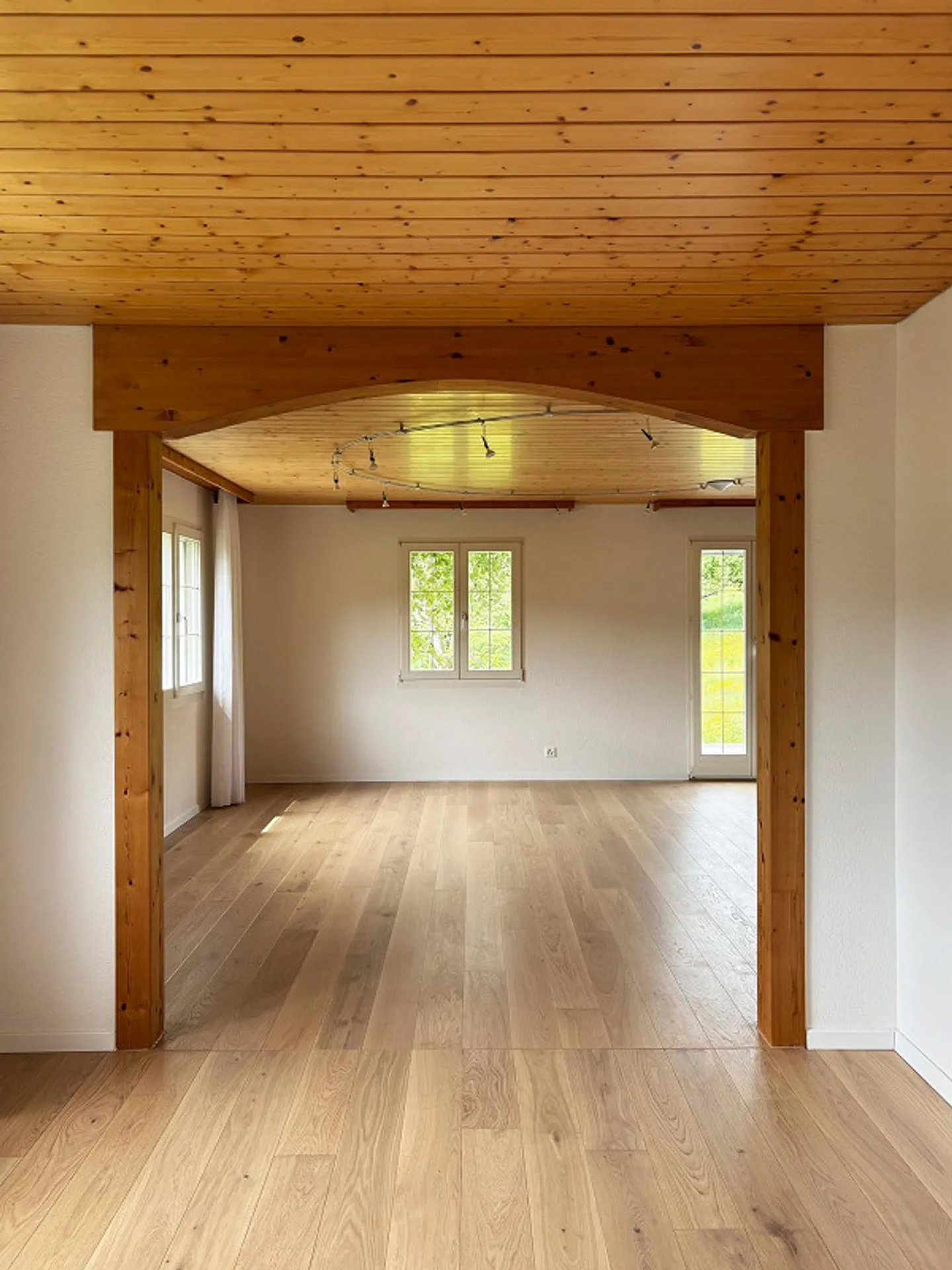Maison individuelle indépendante avec double garage, prête à emménager - Photo 8 sur 15
