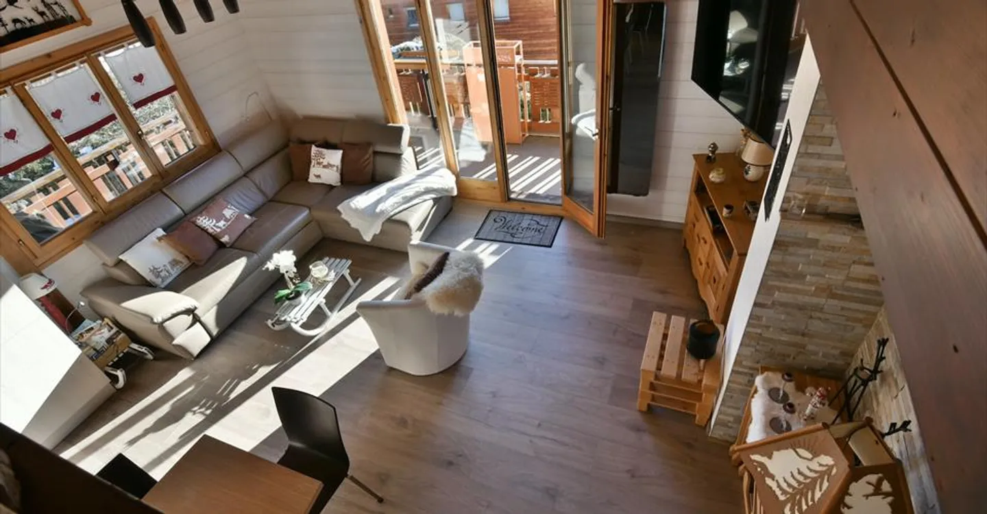 Magnificent 6.5-room duplex renovated, very well located in Mayens-de-Chamoson - Photo 2 of 14