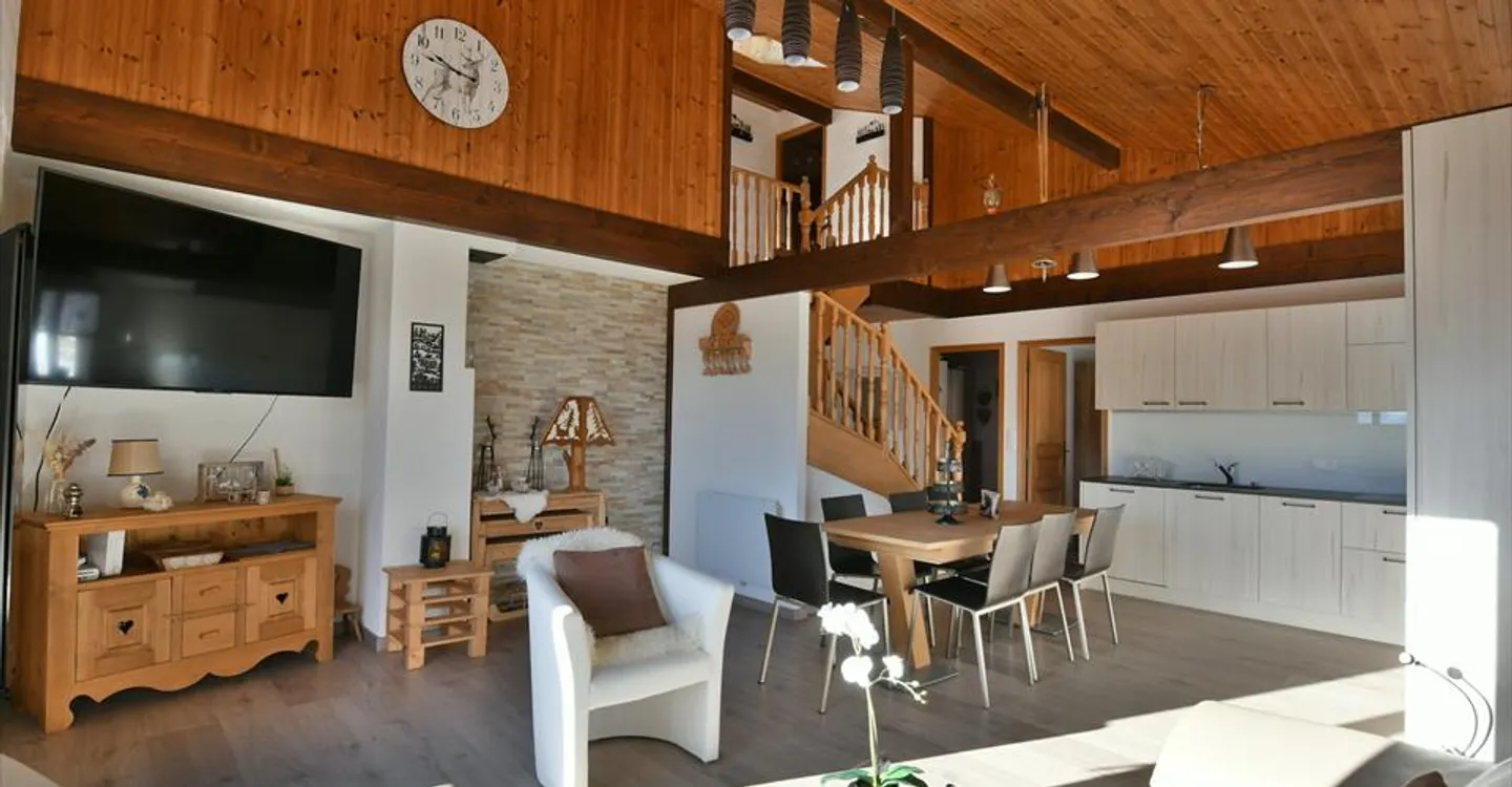 Magnificent 6.5-room duplex renovated, very well located in Mayens-de-Chamoson - Photo 3 of 14