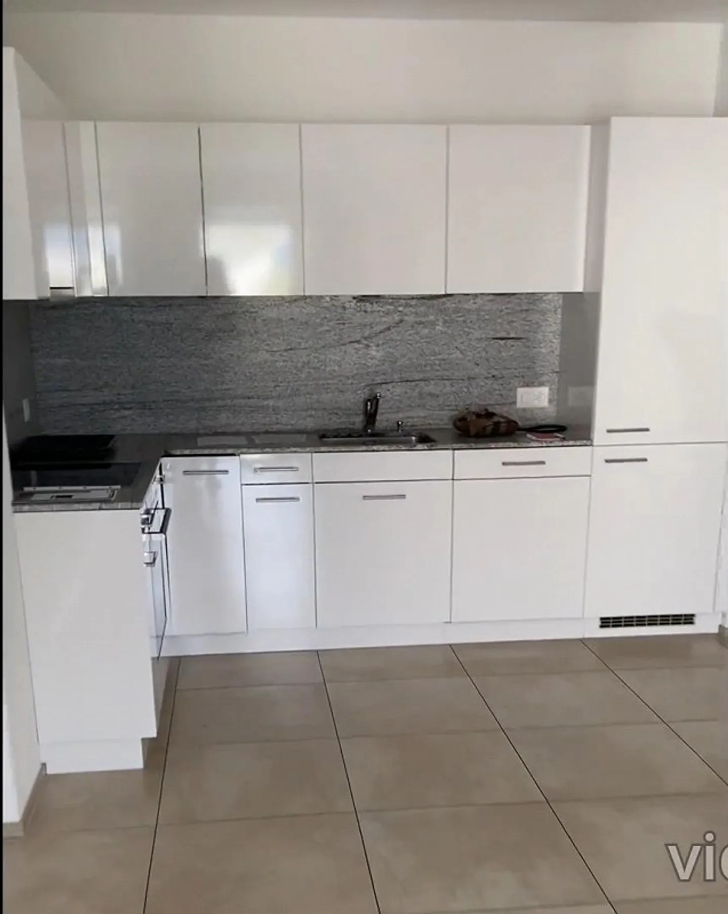 Cerchiamo un nuovo inquilino per l'appartamento dal 1° giugno 2026 o su appuntamento. - Foto 2 di 9