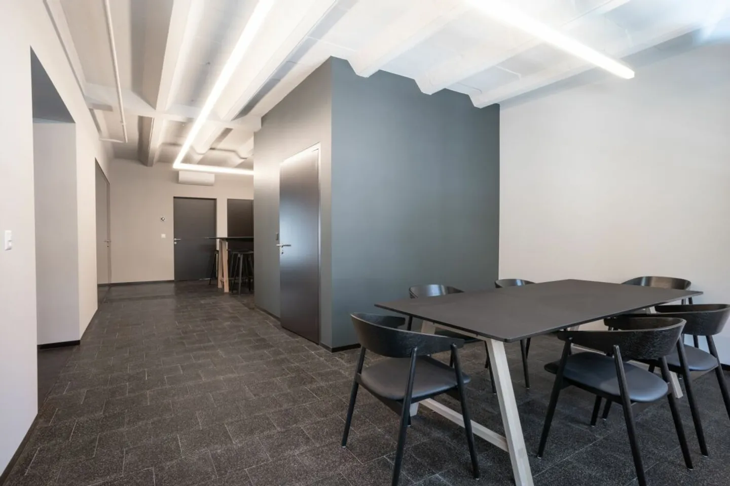 Office space for rent - Photo 4 of 6