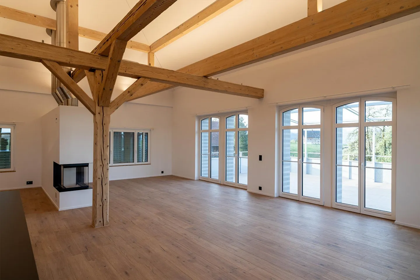 Vivere moderno in campagna, appartamento loft di 5,5 stanze in una vecchia fabbrica - Foto 2 di 12
