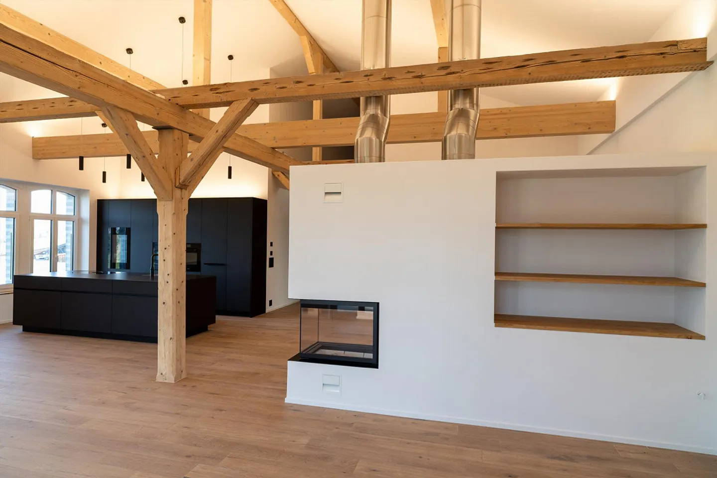 Vivere moderno in campagna, appartamento loft di 5,5 stanze in una vecchia fabbrica - Foto 3 di 12