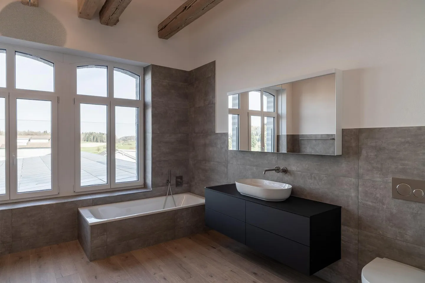 Vivere moderno in campagna, appartamento loft di 5,5 stanze in una vecchia fabbrica - Foto 8 di 12