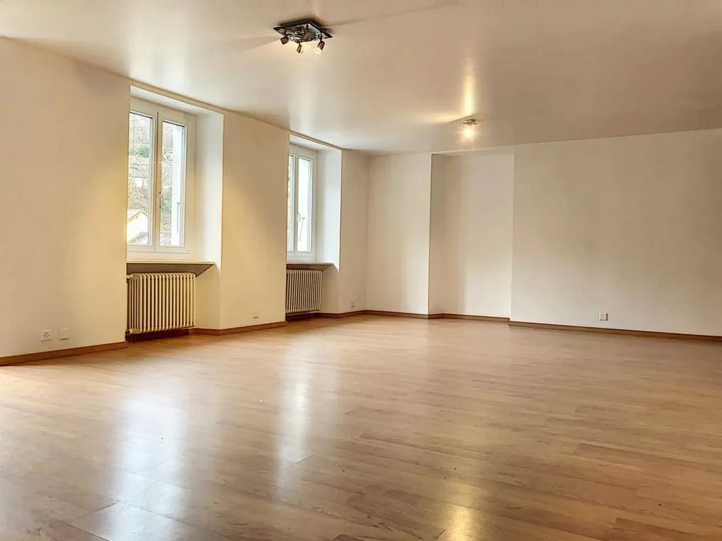 Appartement lumineux de 3,5 pièces à louer à Bramois - Avec service de conciergerie - Photo 2 sur 9