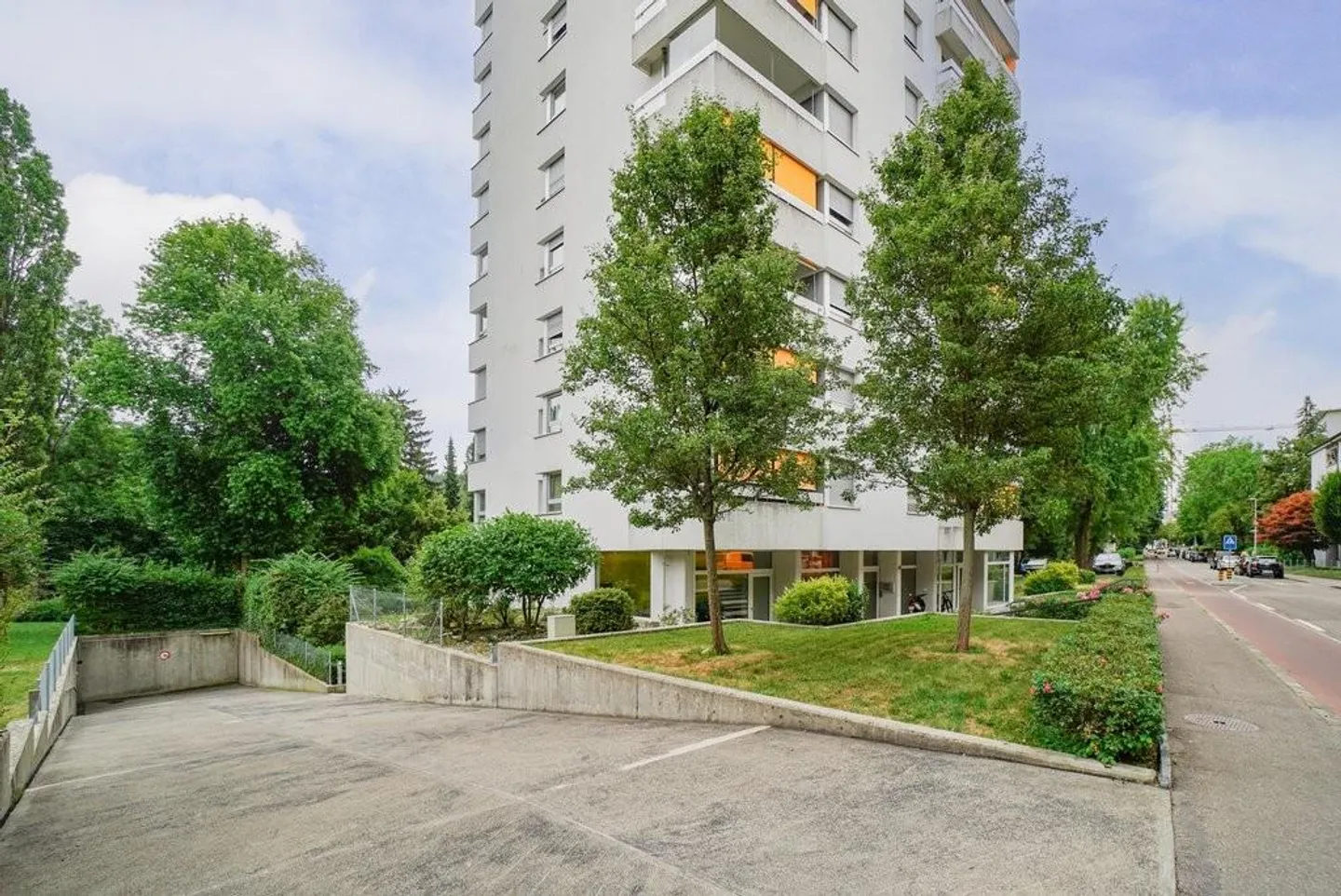 Central apartment in a green location sought? - Photo 2 of 12