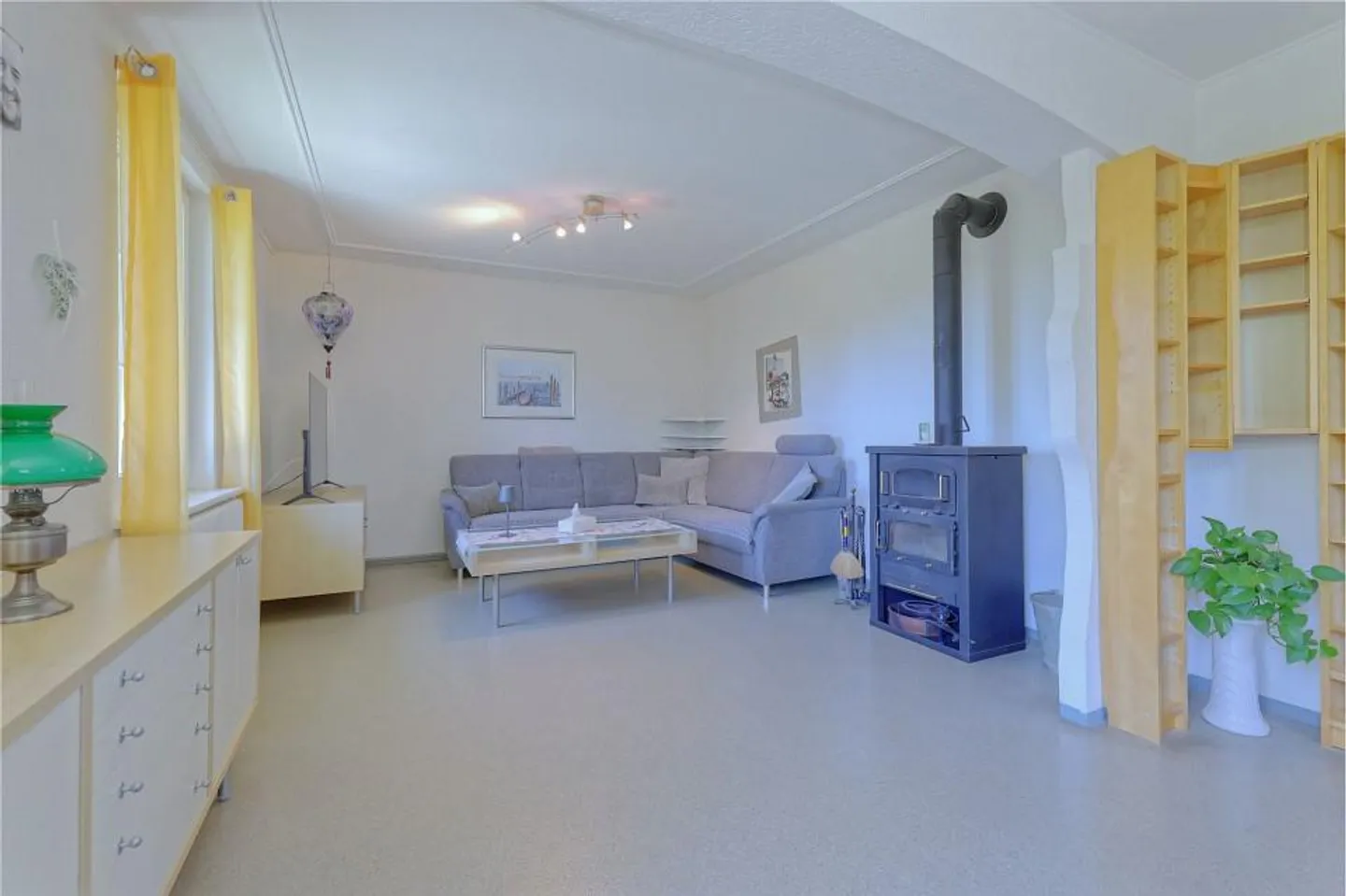 4½-Room Single-Family House with Potential and Lots of Surroundings - Photo 4 of 13