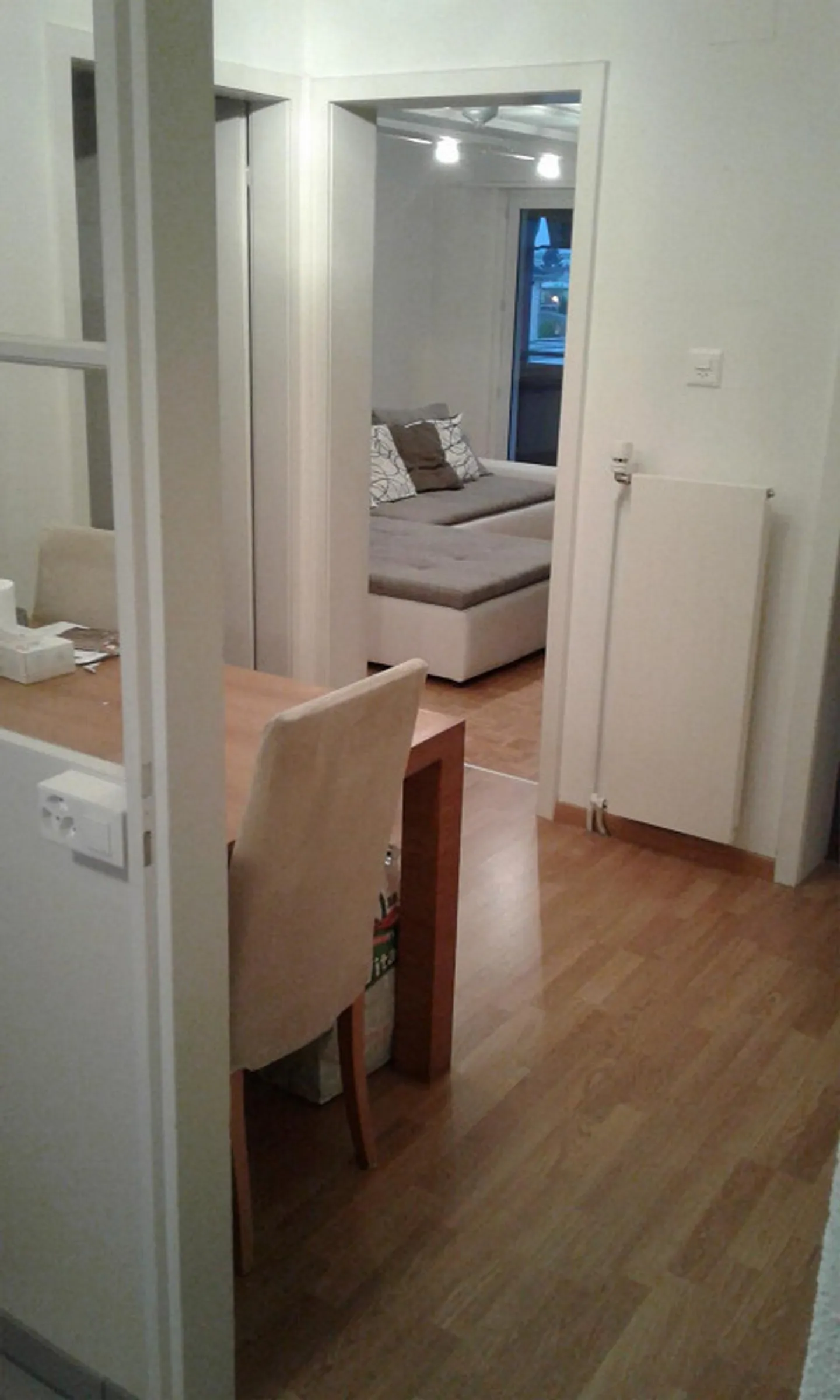 Charming Apartment in Central Location - Photo 3 of 5