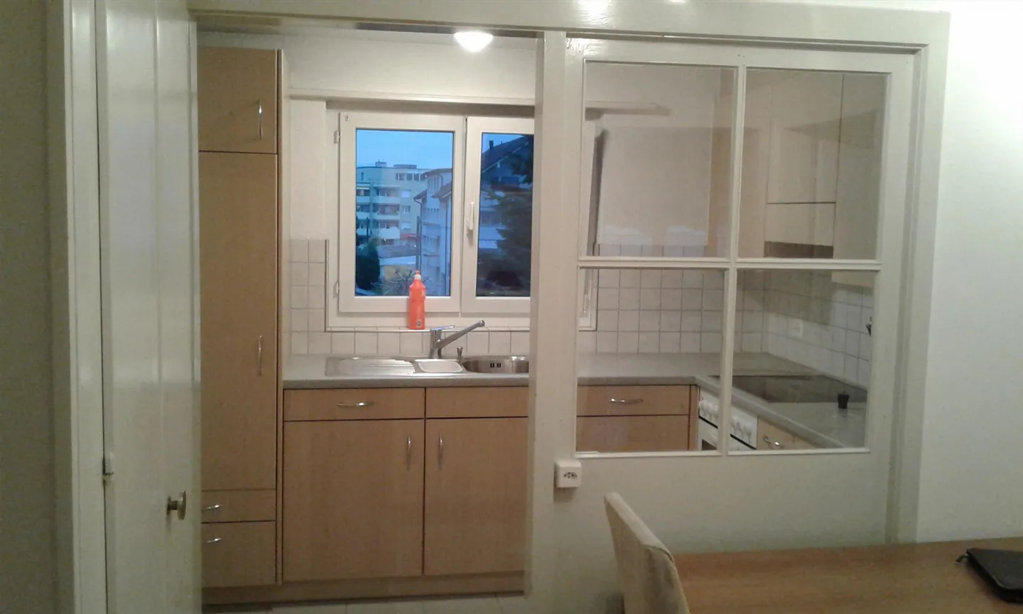 Charming Apartment in Central Location - Photo 4 of 5